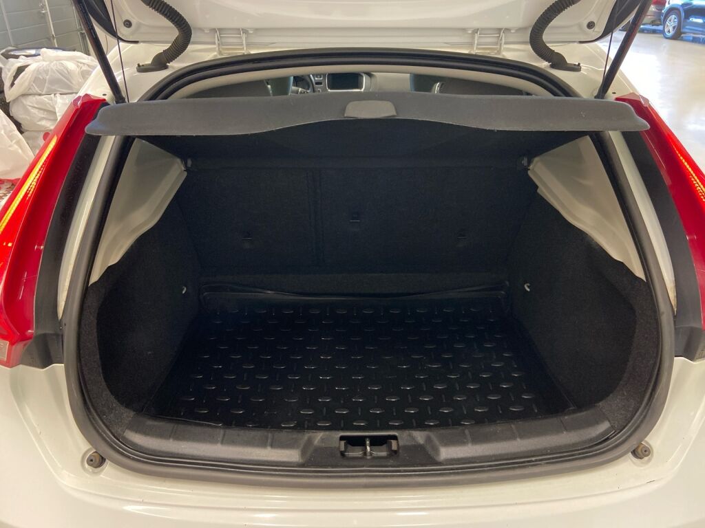 Volvo V40 Cross Country 2013 Valkoinen