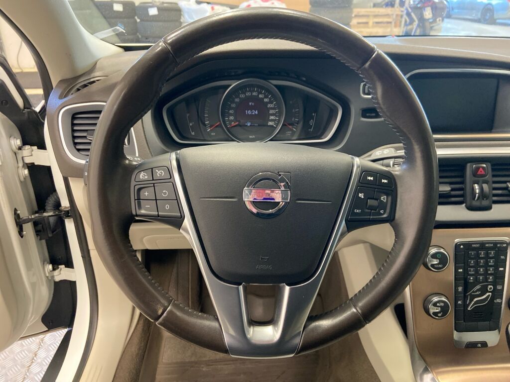 Volvo V40 Cross Country 2013 Valkoinen