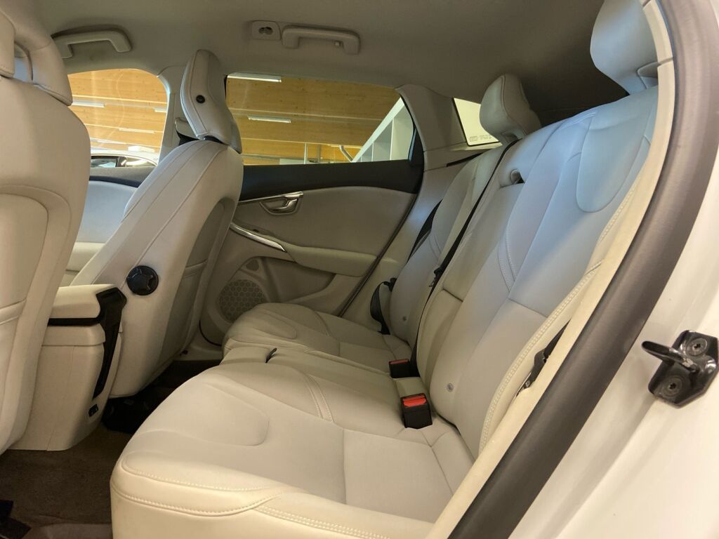 Volvo V40 Cross Country 2013 Valkoinen