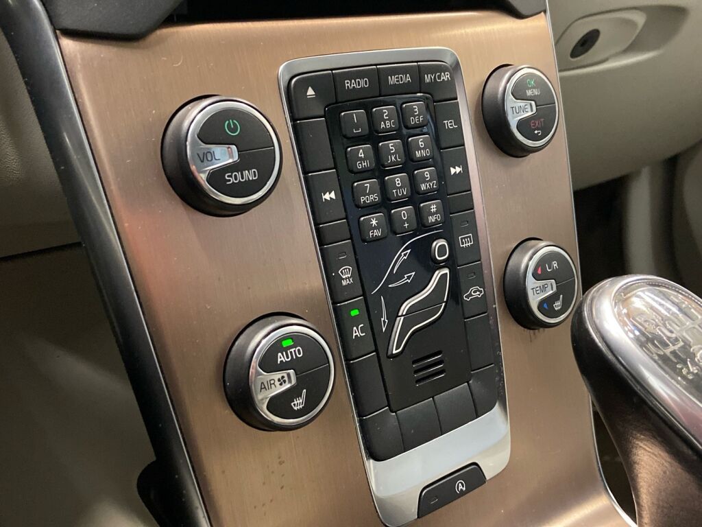 Volvo V40 Cross Country 2013 Valkoinen