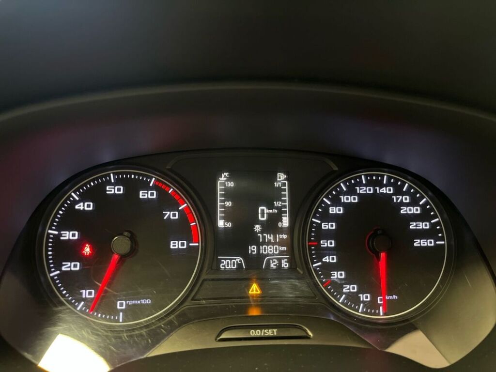 Seat Leon 2013 Punainen