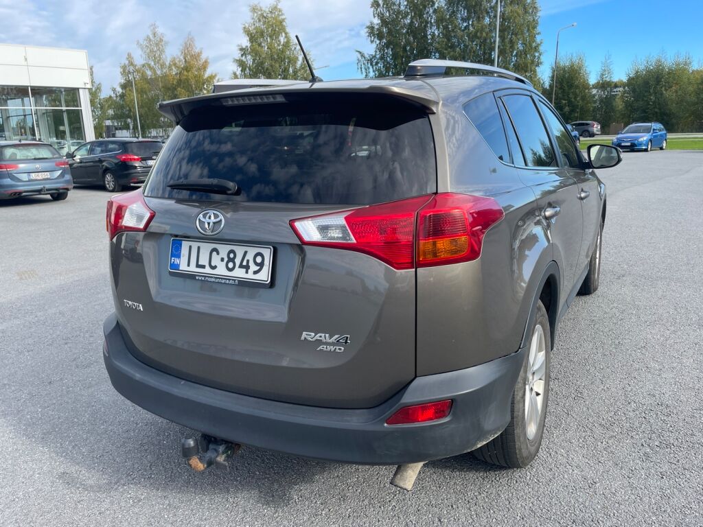 Toyota RAV4 2013 Ruskea (beige)