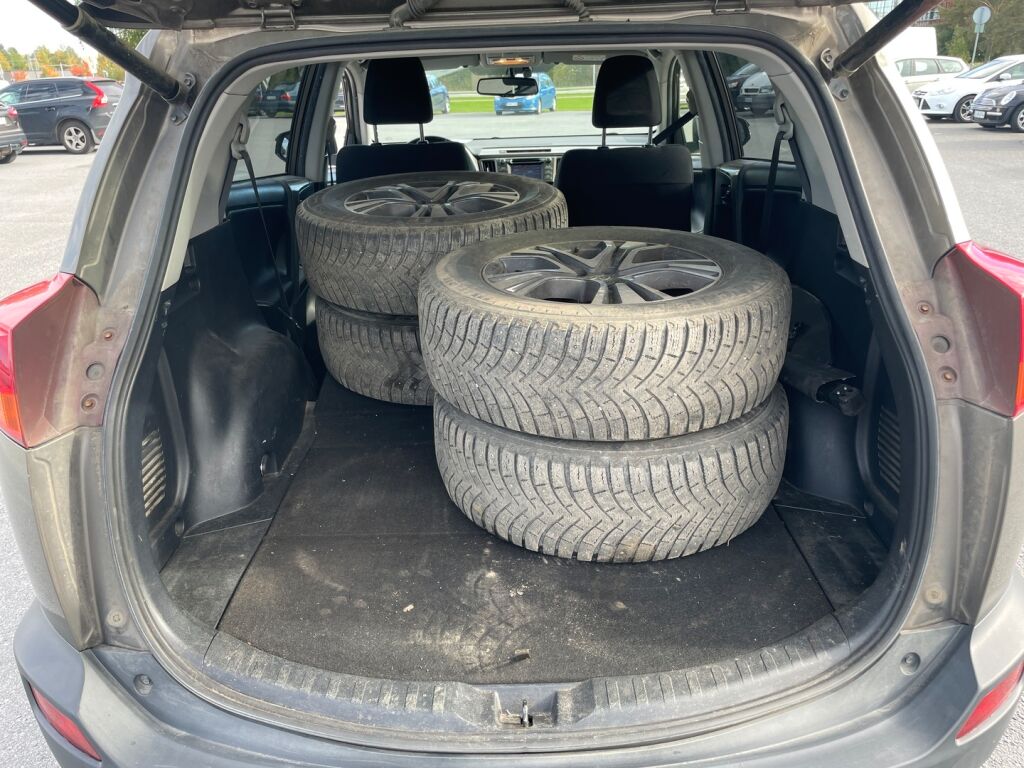 Toyota RAV4 2013 Ruskea (beige)