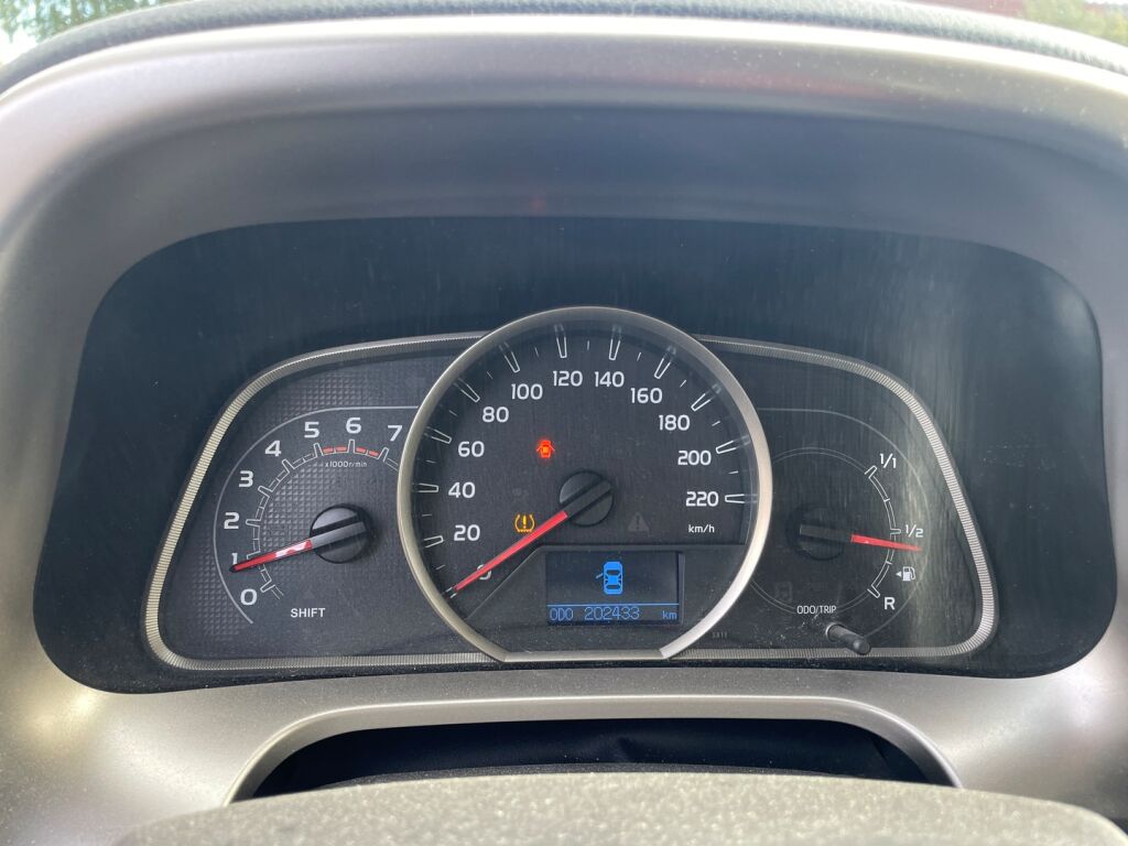 Toyota RAV4 2013 Ruskea (beige)