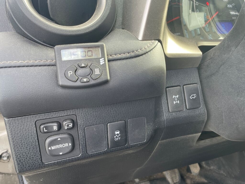 Toyota RAV4 2013 Ruskea (beige)