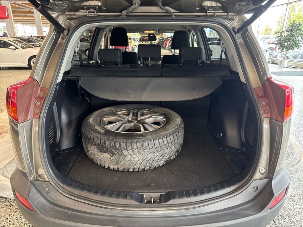 Toyota RAV4 2013 Ruskea (beige)