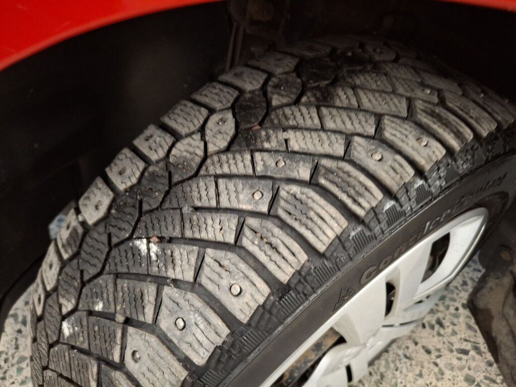 Skoda Fabia 2014 Punainen