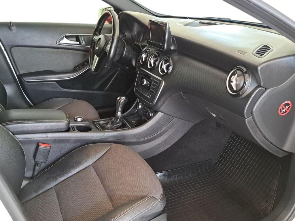 Mercedes-Benz A 2013 Valkoinen