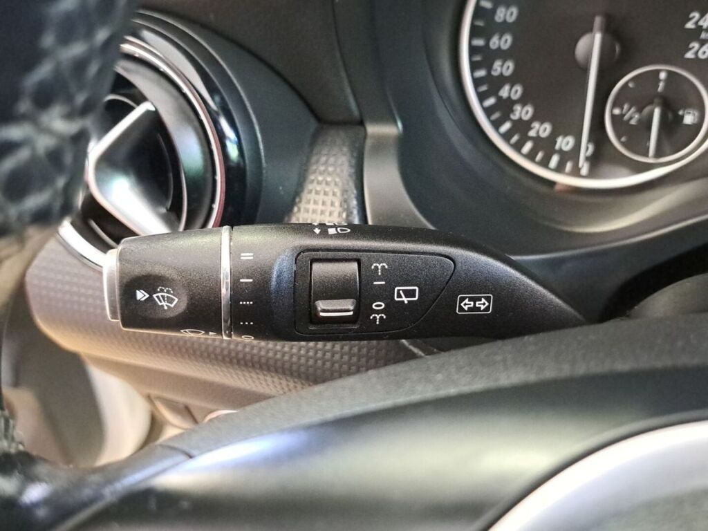 Mercedes-Benz A 2013 Valkoinen