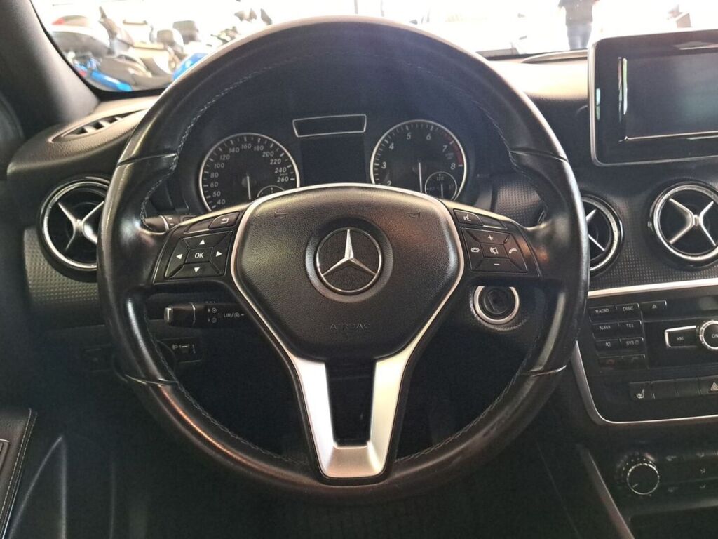 Mercedes-Benz A 2013 Valkoinen
