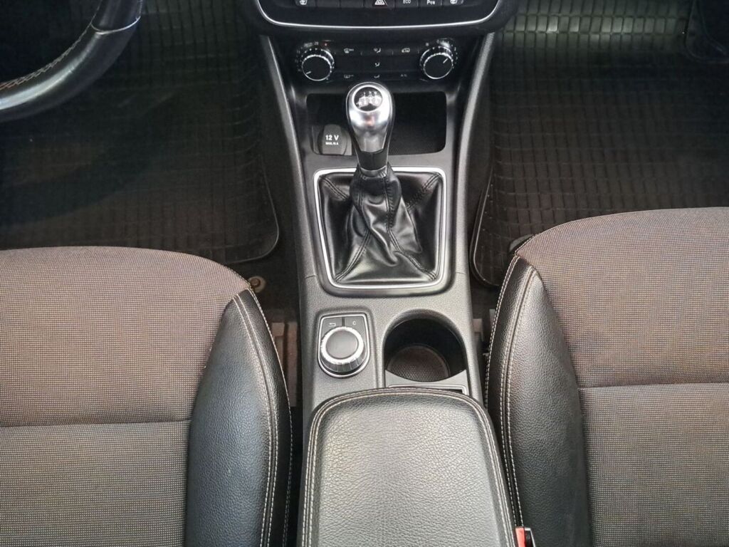 Mercedes-Benz A 2013 Valkoinen
