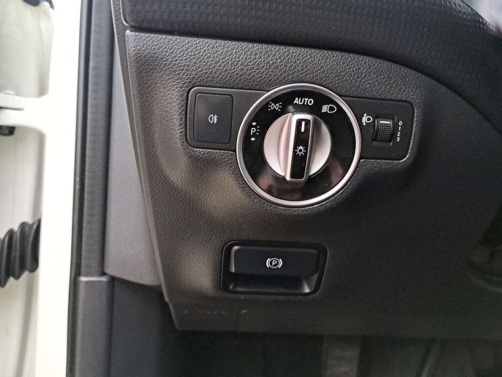 Mercedes-Benz A 2013 Valkoinen