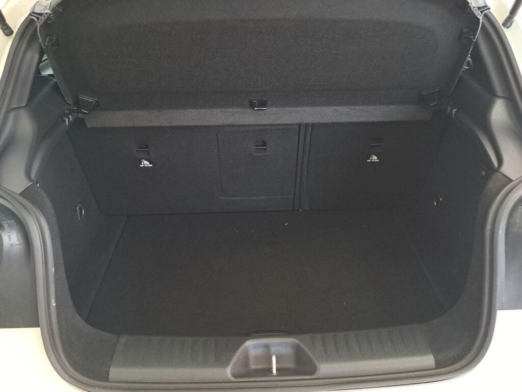 Mercedes-Benz A 2013 Valkoinen