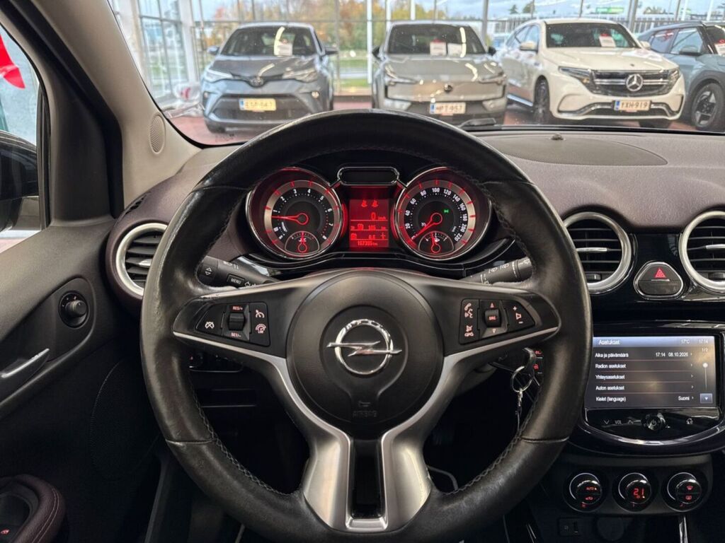 Opel Adam 2013 Punainen