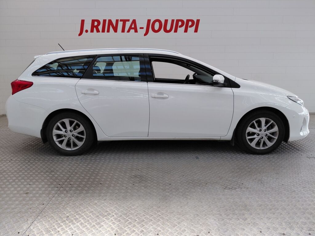 Toyota Auris 2013 Valkoinen