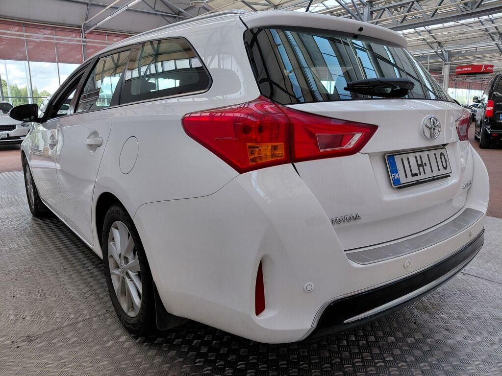 Toyota Auris 2013 Valkoinen
