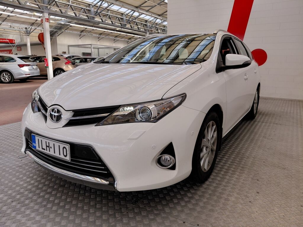 Toyota Auris 2013 Valkoinen