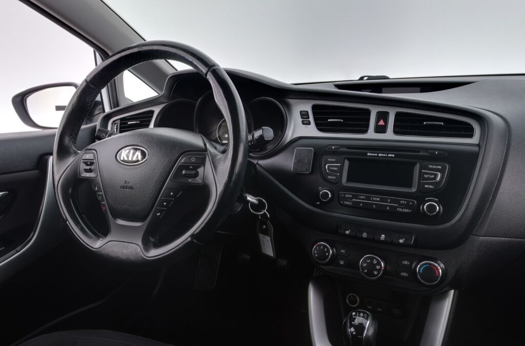 Kia Ceed 2013 Valkoinen