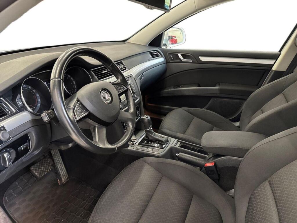 Skoda Superb 2014 Valkoinen