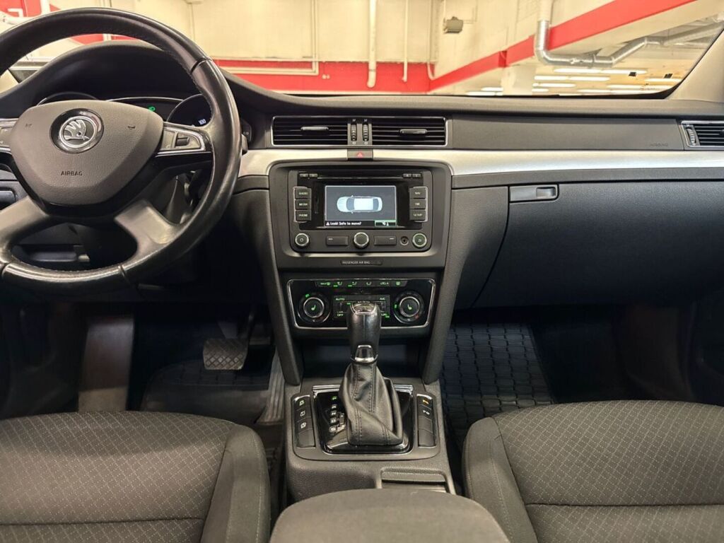 Skoda Superb 2014 Valkoinen