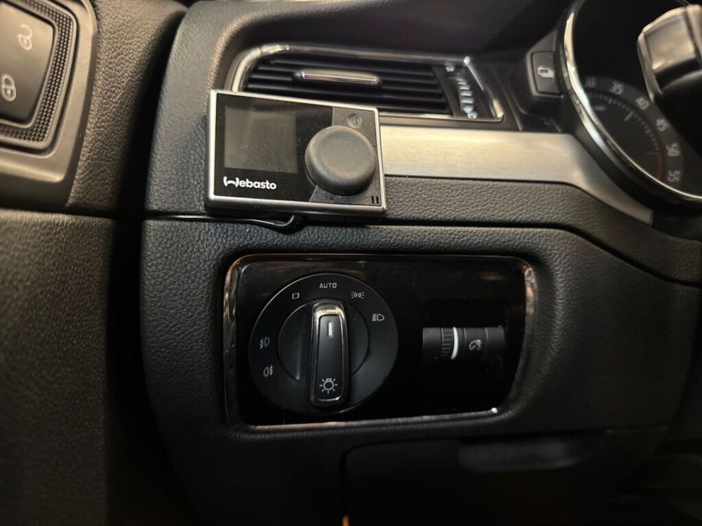 Skoda Superb 2014 Valkoinen