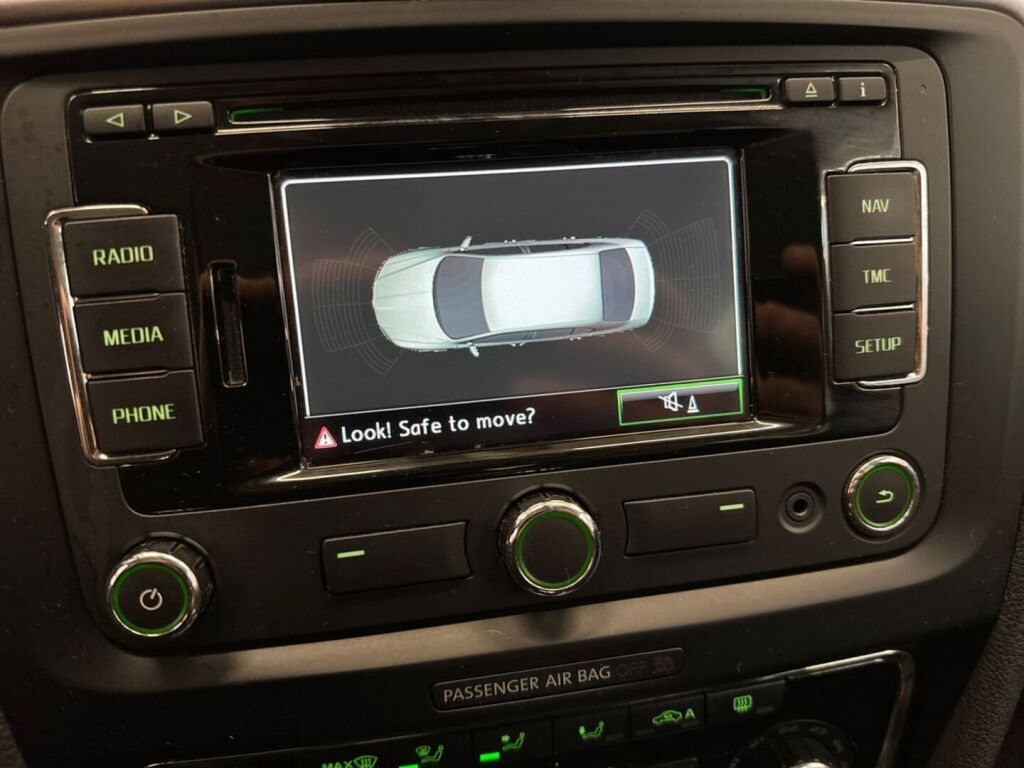 Skoda Superb 2014 Valkoinen