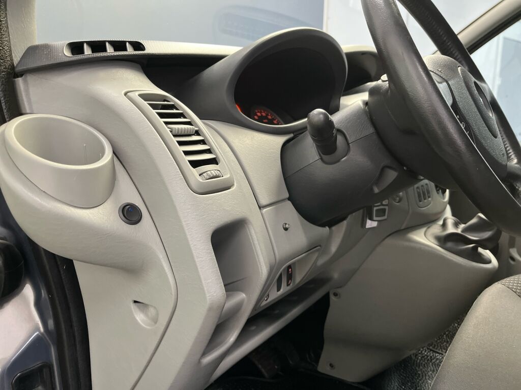 Opel Vivaro 2014 Harmaa
