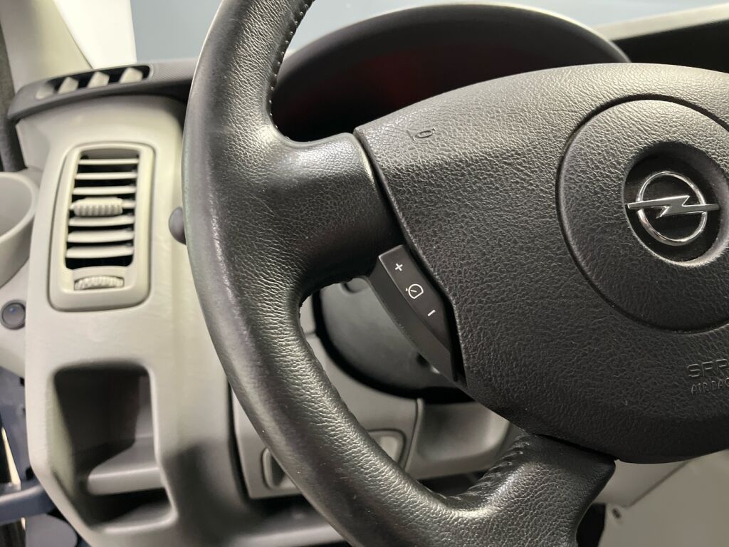 Opel Vivaro 2014 Harmaa