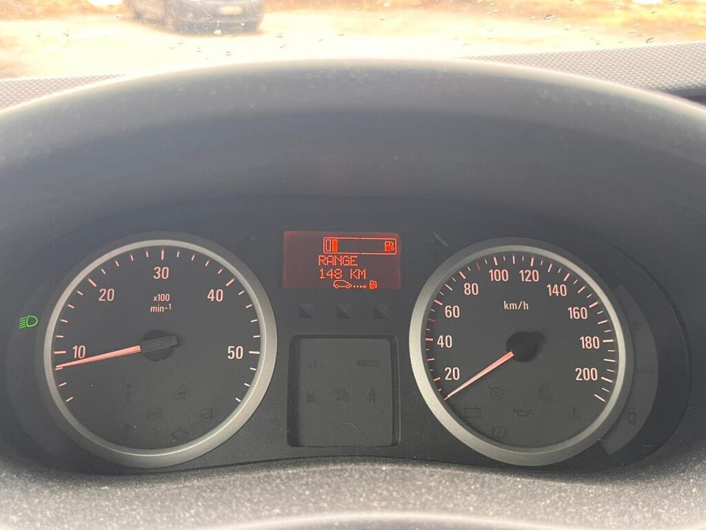 Opel Vivaro 2014 Harmaa