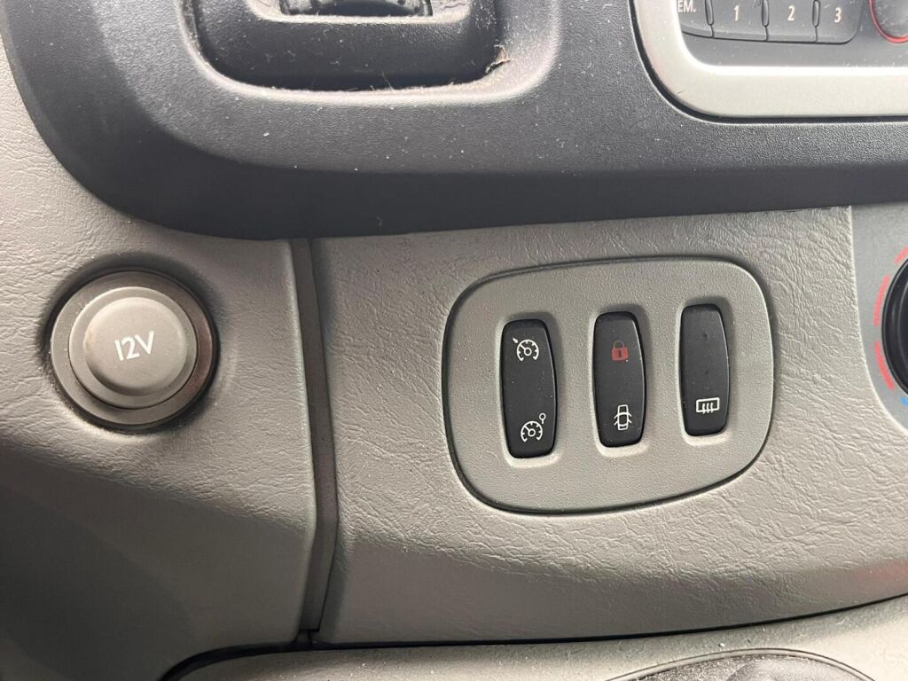 Opel Vivaro 2014 Harmaa