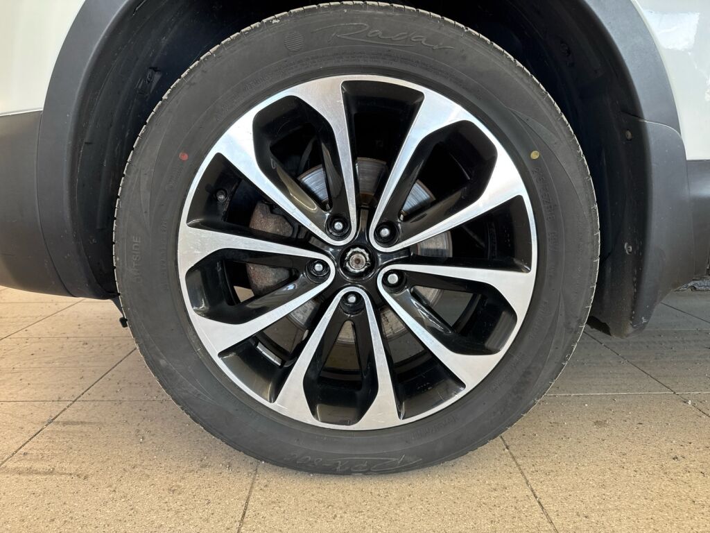 Nissan Qashqai 2013 Valkoinen