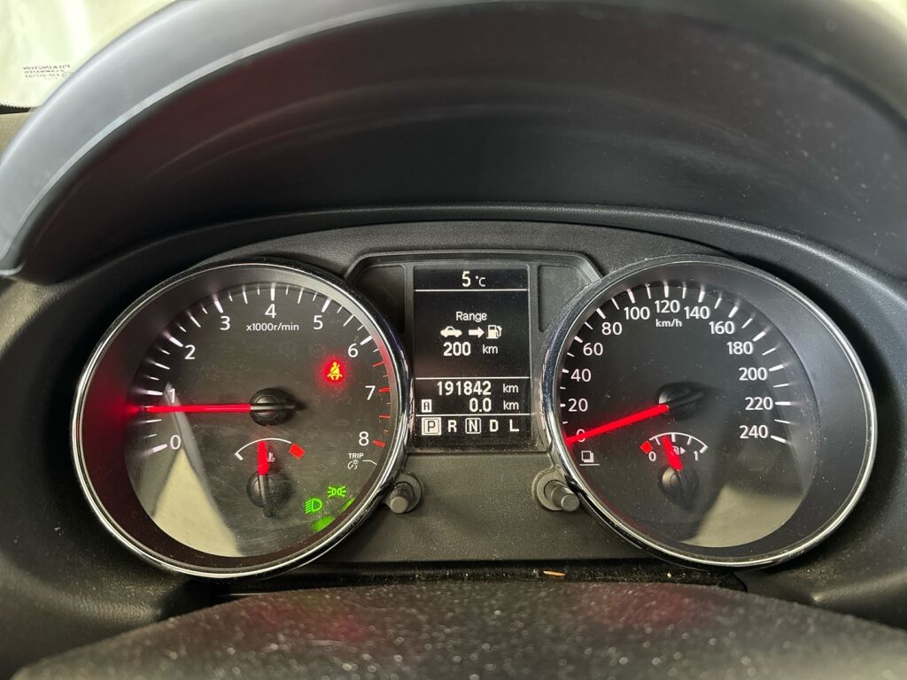 Nissan Qashqai 2013 Valkoinen