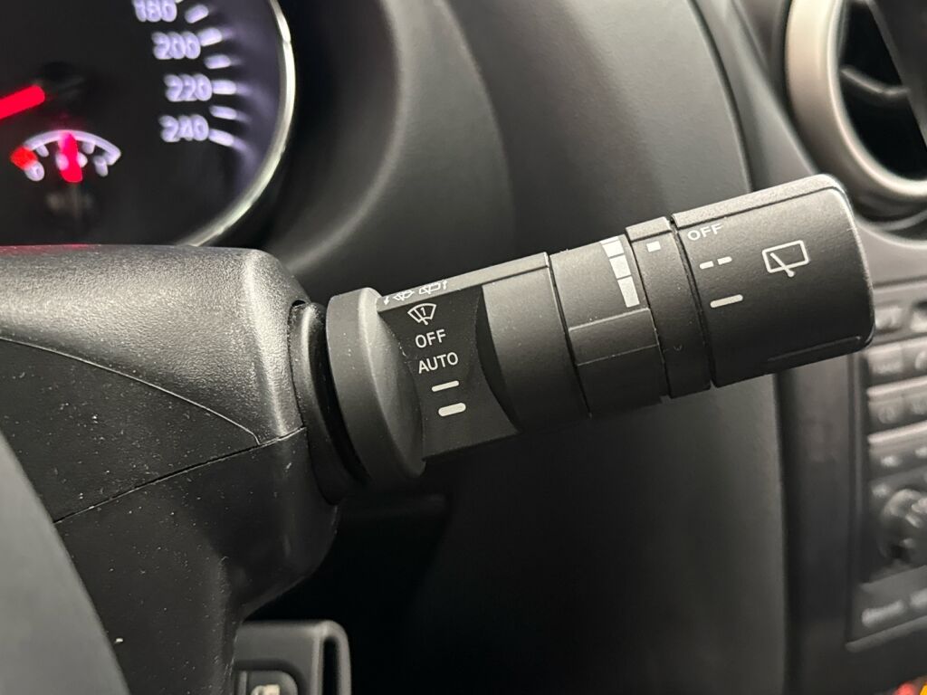 Nissan Qashqai 2013 Violetti