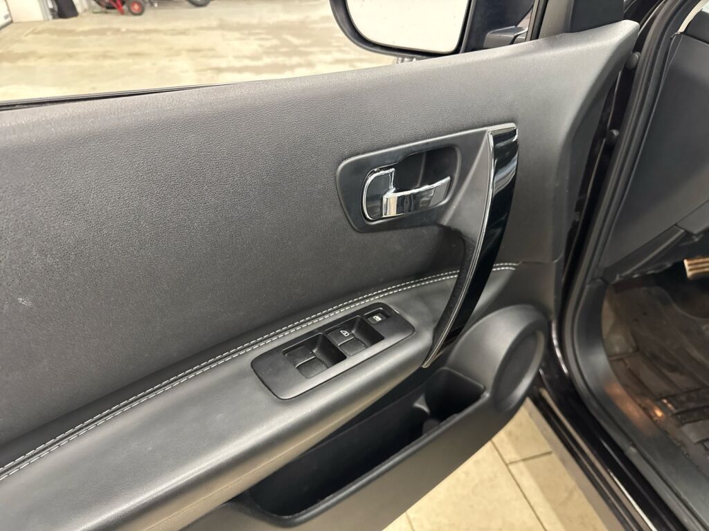 Nissan Qashqai 2013 Violetti