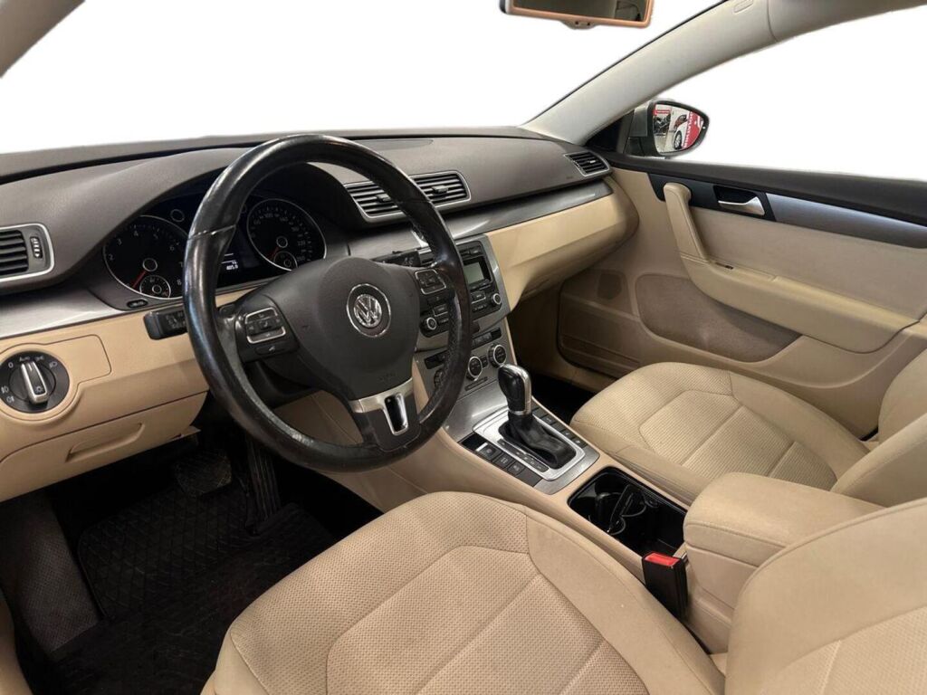 Volkswagen Passat 2014 Ruskea (beige)