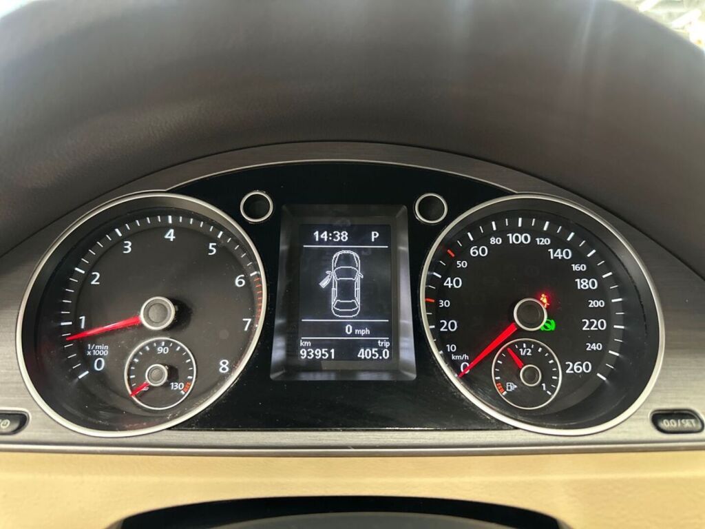 Volkswagen Passat 2014 Ruskea (beige)