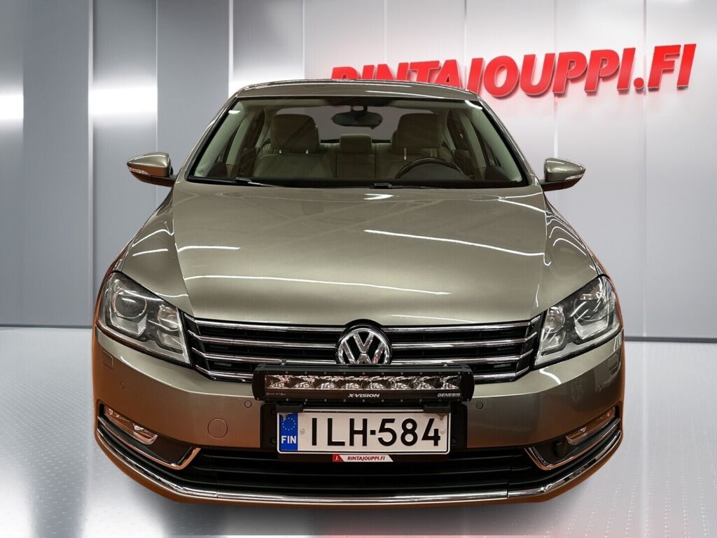 Volkswagen Passat 2014 Ruskea (beige)