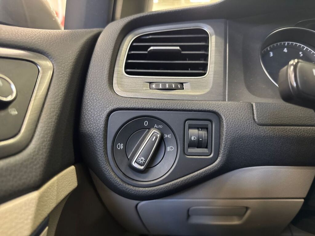 Volkswagen Golf 2013 Harmaa