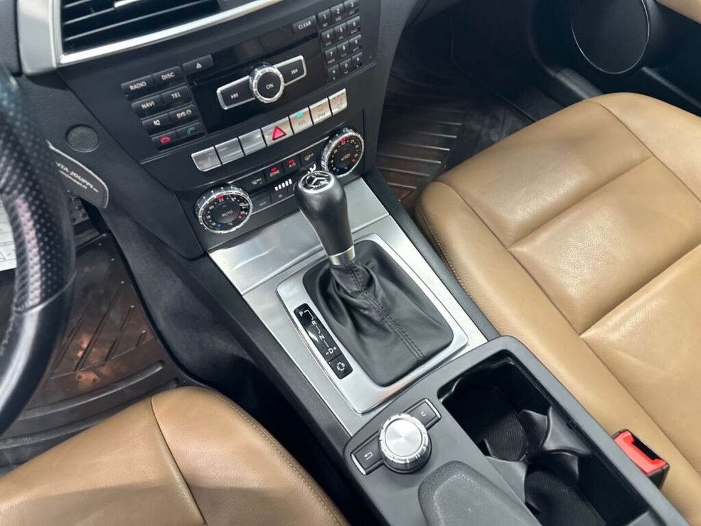 Mercedes-Benz C 2013 Musta