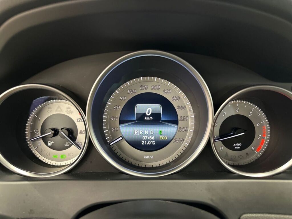Mercedes-Benz C 2013 Musta