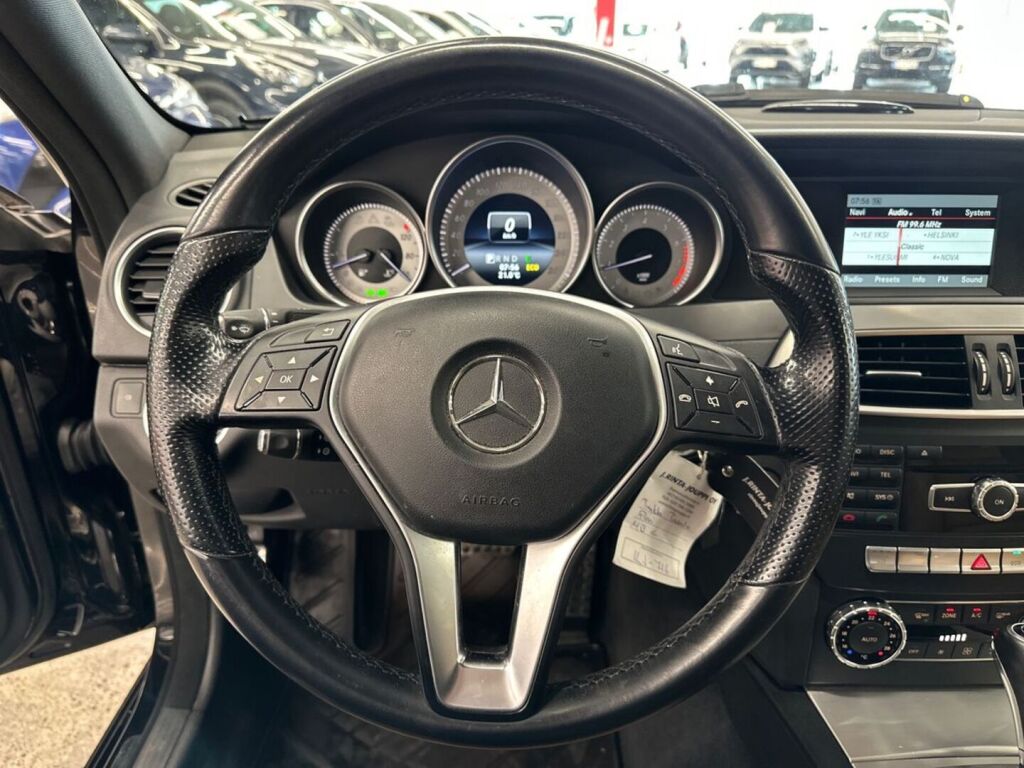 Mercedes-Benz C 2013 Musta