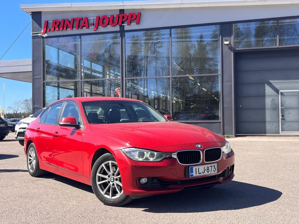 BMW 320 2013 Punainen