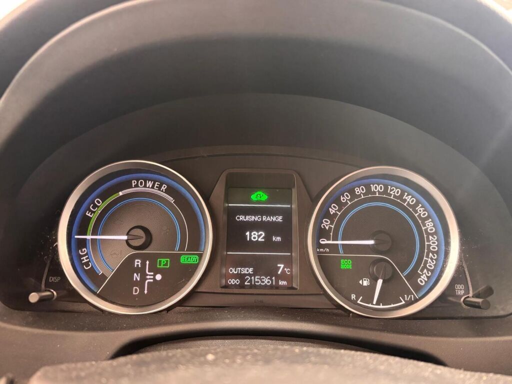 Toyota Auris 2013 Punainen