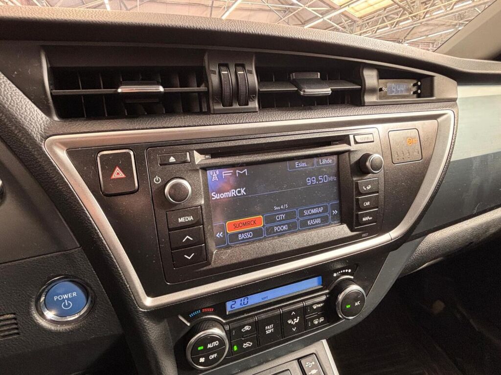 Toyota Auris 2013 Punainen