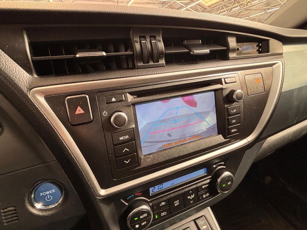 Toyota Auris 2013 Punainen