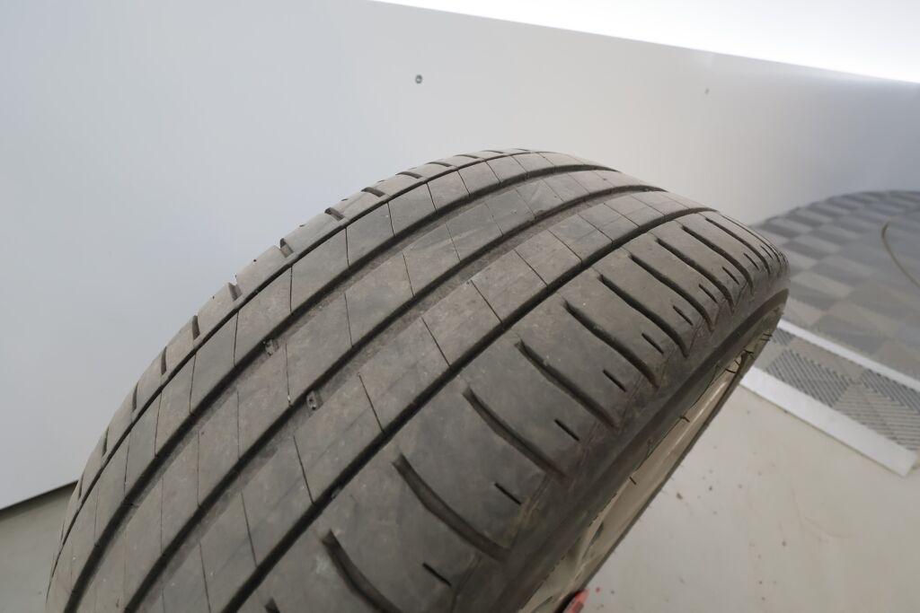 Toyota Auris 2014 Harmaa