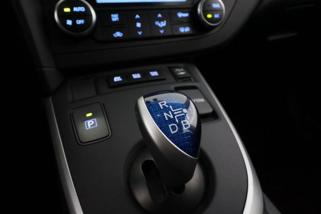 Toyota Auris 2014 Harmaa