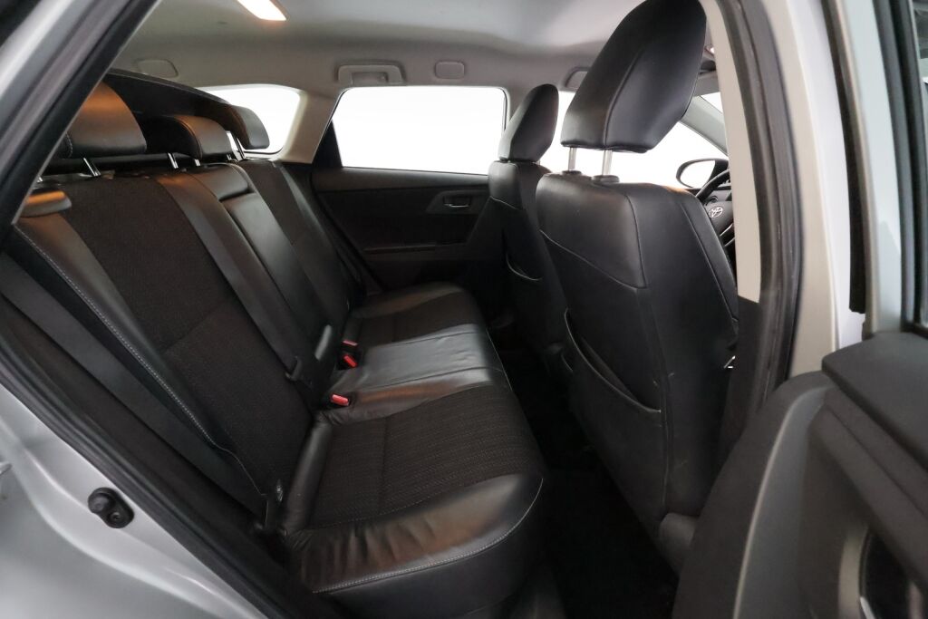 Toyota Auris 2014 Harmaa