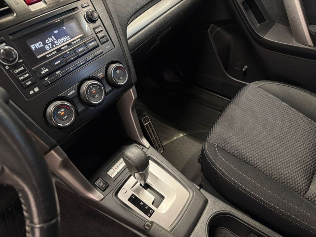 Subaru Forester 2013 Punainen