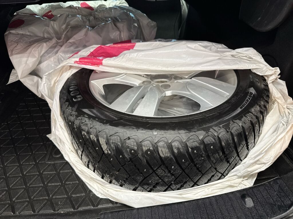 Mercedes-Benz E 2013 Sininen